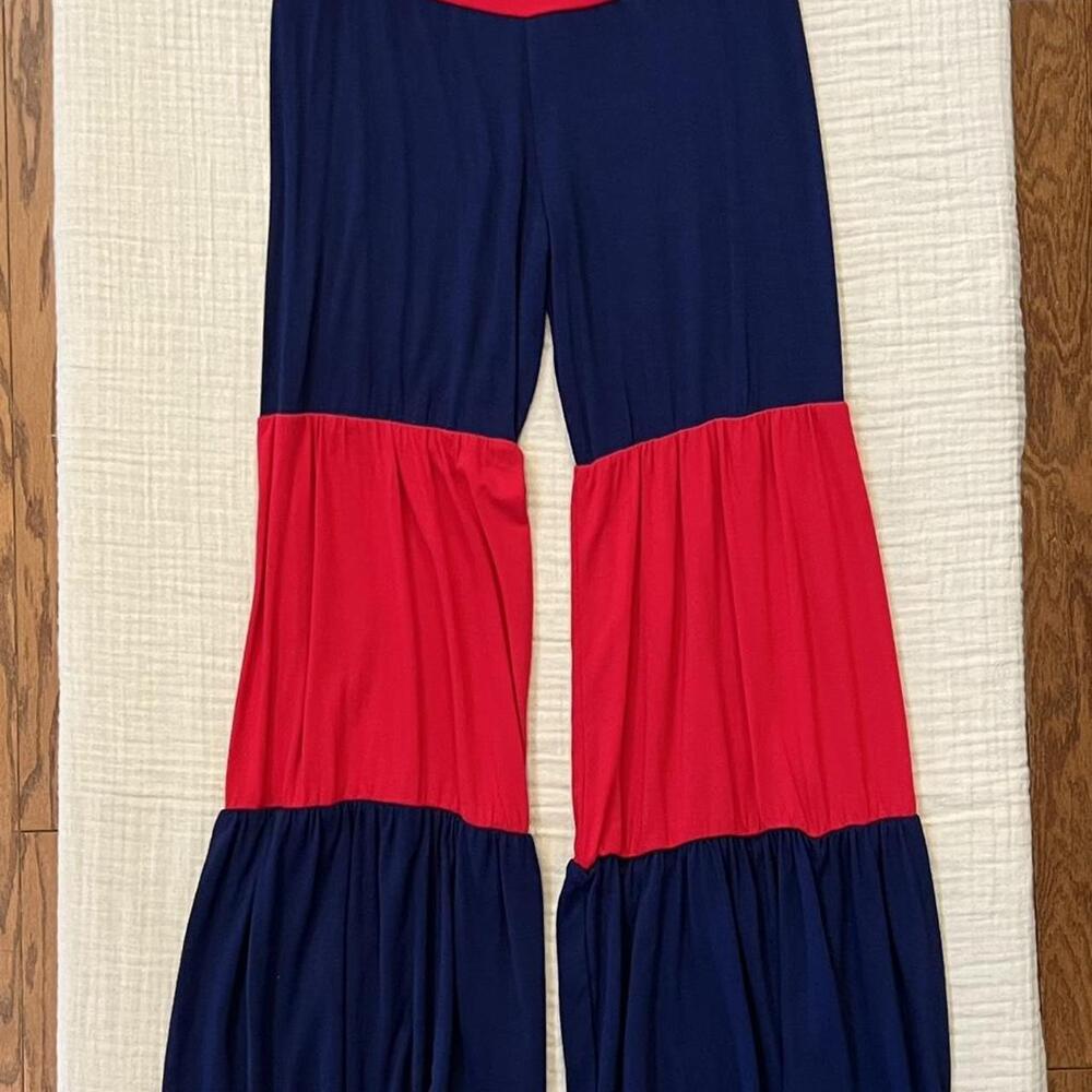 Navy and red Pomelo flared pants! Perfect for game days! Bought from boutique an